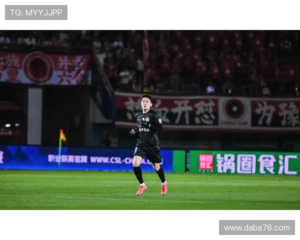 前锋防守积极减轻后卫压力整体